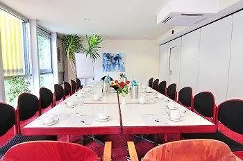 Stadthotel فندق هايلبرون